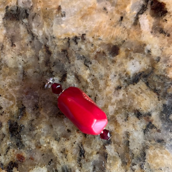 Red pendent - Picture 2 of 2